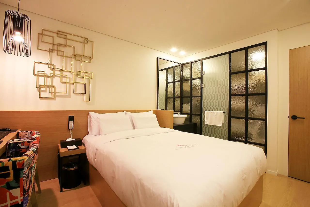 סיאול Hotel Lavieen