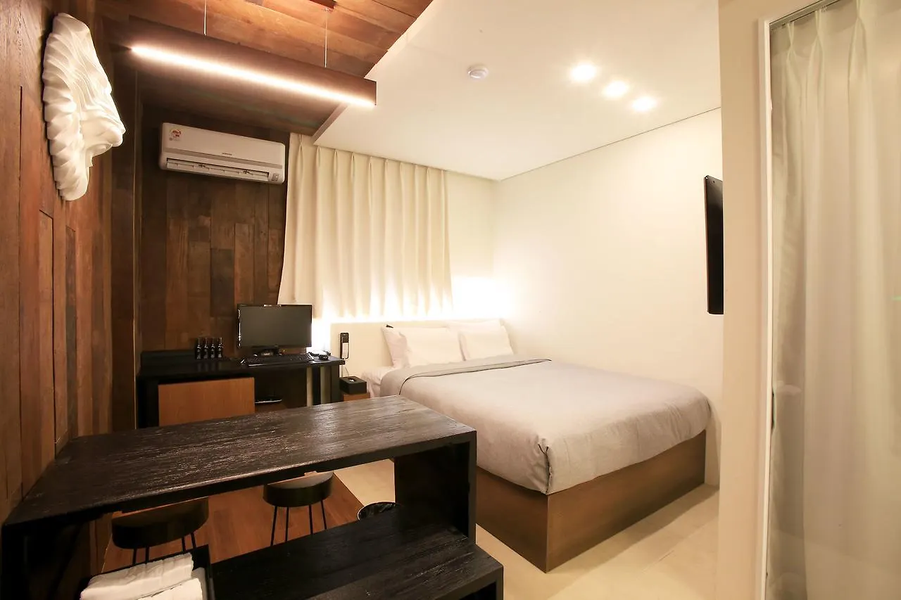 סיאול Hotel Lavieen 3*,